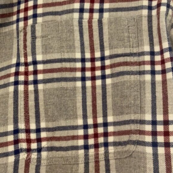 Host Pick  Men’s Gap Button-Up - Picture 3 of 4